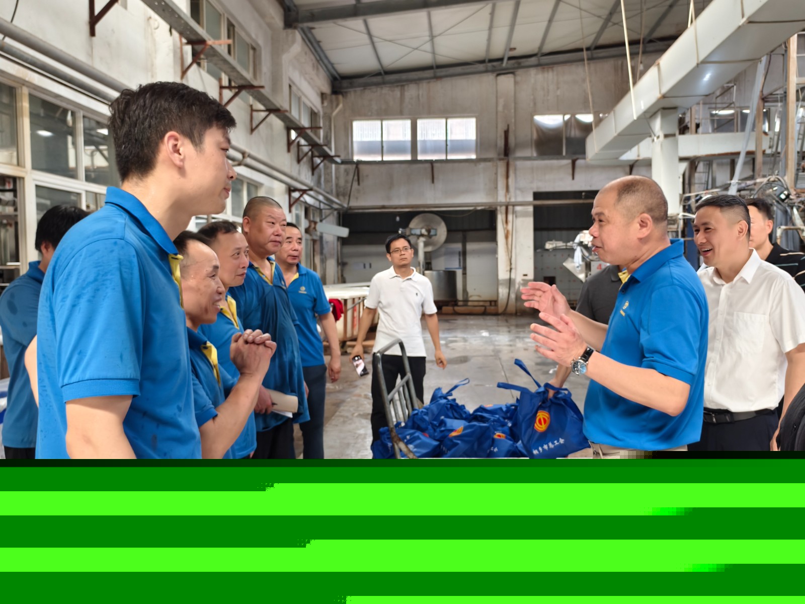 同辉控股 | 炎炎夏日送清凉 丝丝关怀润人心——桐乡市总工会慰问同辉纺织员工